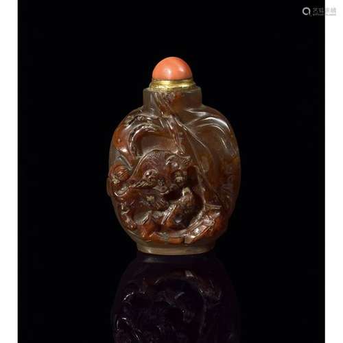 TABATORY BOTTLE in agate, decorated with a slightl…