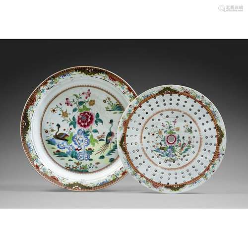 A large round dish to be drained in porcelain INDI…