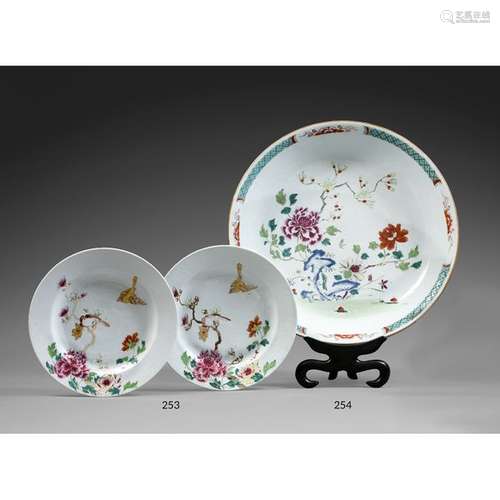 FOLLOWING TWO INDIAN PLATES IN porcelain, polychro…