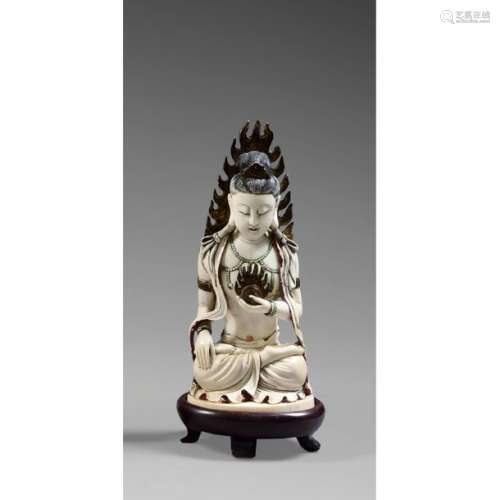 ~ STATUETTE OF GUANYINen ivory enhanced with polyc…