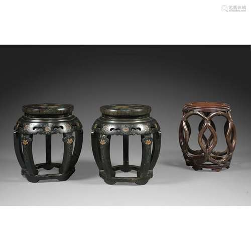 PAIR OF QUADRILOBED TABOURETS in black lacquered w…