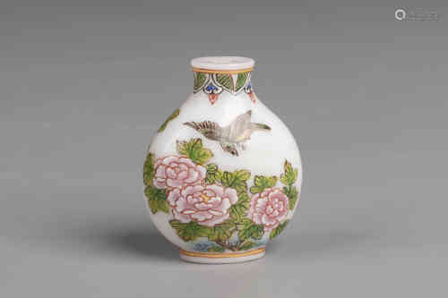 A Glass Enameled Snuff Bottle