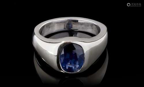 Bague sertie d'un saphir taille ovale (env. 2,2 ct) - Or gris 750, doigt 59-19, 17 g -