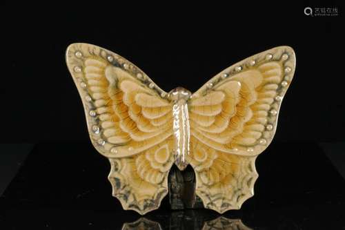 Chinese Butterfly Porcelain Wall Hanging