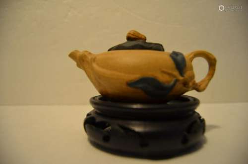 Vintage Chinese Yellow Yixing Zisha Pottery Teapot