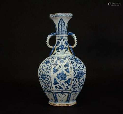 Chinese Blue and White Porcelain Vase,Mark