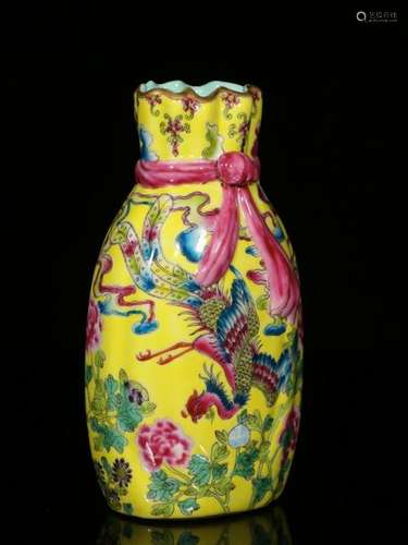 Republican Chinese Famille Rose Porcelain Vase