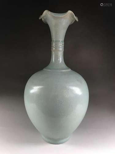 Chinese Porcelain Vase