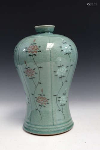 Korean celadon porcelain vase, mark on the bottom.