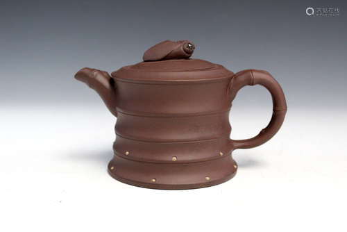 Chinese Yixing teapot.