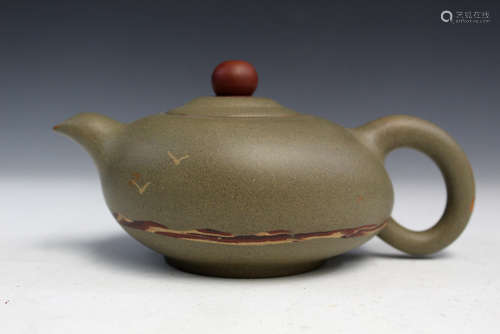 Chinese Yixing teapot.