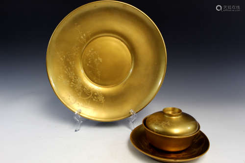 Japanese gold color lacquer dish and teacup set.