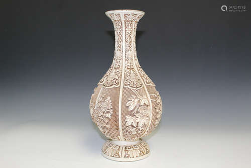 Chinese white cinnabar vase.