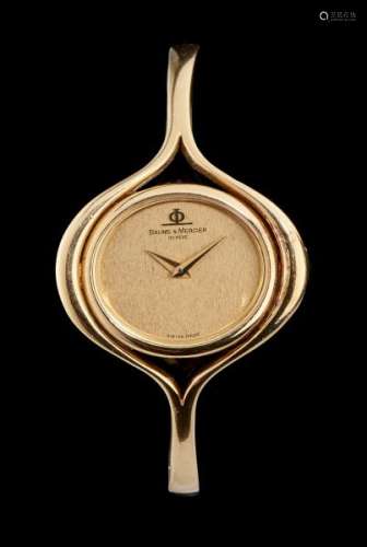 Baume & Mercier, montre bracelet ovale mécanique - Cadran et aiguilles dorés, or [...]