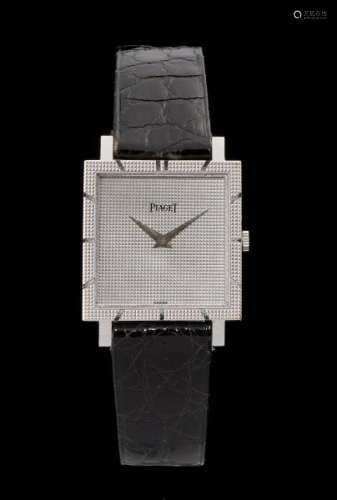 Piaget, montre carrée mécanique - Cadran Clous de Paris et aiguilles argentés, or [...]