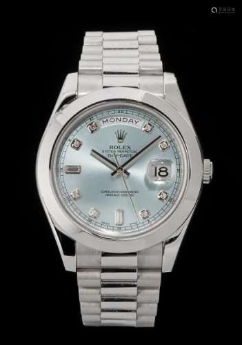 Rolex, Oyster Perpetual Day-Date, montre bracelet ronde automatique - Cadran bleu [...]