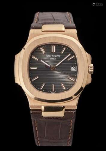 Patek Philippe, Nautilus, montre automatique - Cadran marron métallisé, index [...]