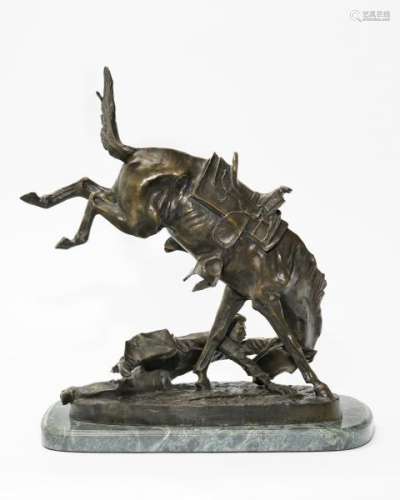 Frederic Remington (1861-1909) - Wicked Pony, bronze à patine brune, signée, [...]