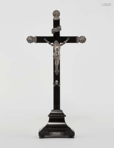 Crucifix fin XIXe s - Argent et bois noici, H 38 cm -
