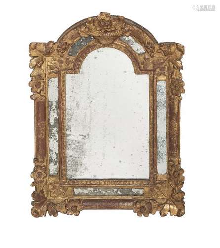 Petit miroir à parecloses d'époque Louis XIV - Bois sculpté et doré, glace au [...]