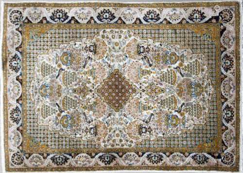 Tapis, Ghoum, Iran, 2e moitié du XXe s - Soie, à décor d'un médaillon central [...]