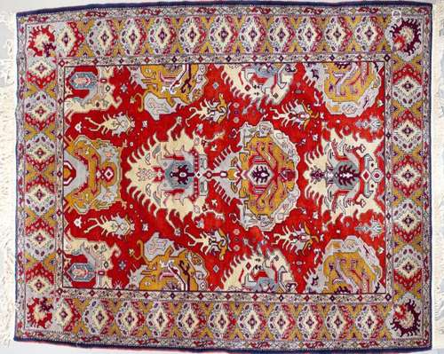 Tapis, Iran - Laine à motifs stylisés sur fond rouge brique, 295x184 cm -