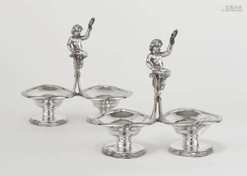 Paire de salerons à décor de Putti - Maison Odiot, Paris, argent, H 14,5 cm, 300 g -