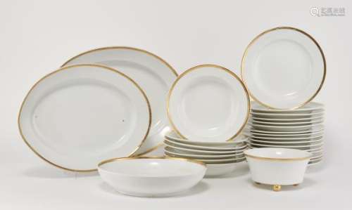 Service à dîner à décor de filet doré - Meissen, porcelaine, comprenant: 32 [...]