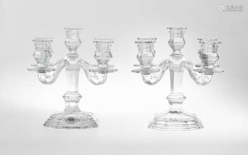 Paire de candélabres à cinq feux, modèle Régence - Baccarat, cristal, H 25 cm -