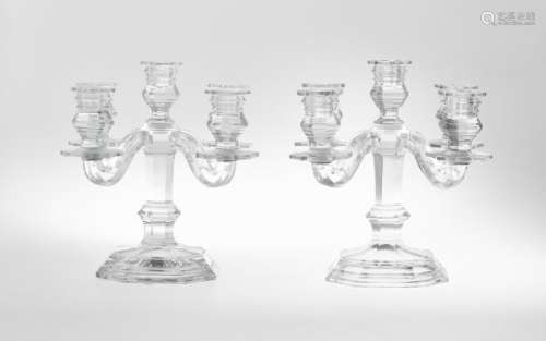 Paire de candélabres à cinq feux, modèle Régence - Baccarat, cristal, H 25 cm -