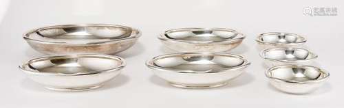 Suite de 4 coupes design ovales et 3 rondes - Bulgari, Rome, argent 925, L 29 et 39, [...]