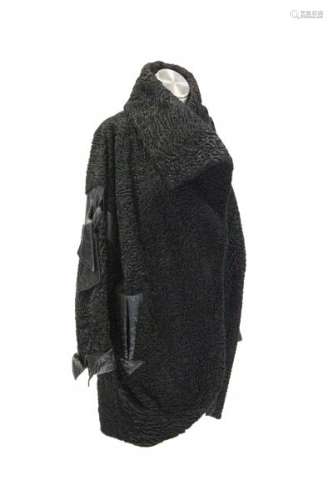 Vermorel, manteau court en astrakan noir - Fourrure et cuir, intérieur en soie [...]