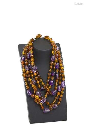 Collier multi-rangs de perles d'ambre et d'améthyste - L 52 cm - Prix de réserve : [...]