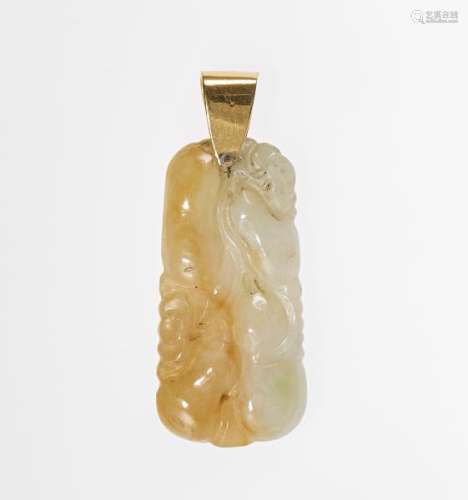 Pendentif en jade - Bélière en or 750, H 5 cm - Prix de réserve :  - 80 -