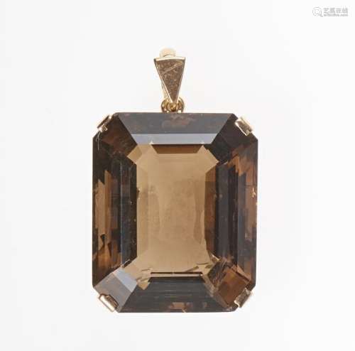 Pendentif retenant un quartz fumé taille rectangle - Or 585, H 3 cm, poids brut 21 [...]