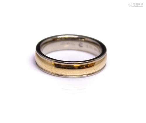 Bague godronnée deux ors - Or rose et or gris 750, doigt 61-21, 11 g - Prix de [...]