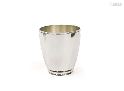 Timbale à filet droit - Christofle, métal argenté, H 7 cm - Prix de réserve :  - [...]