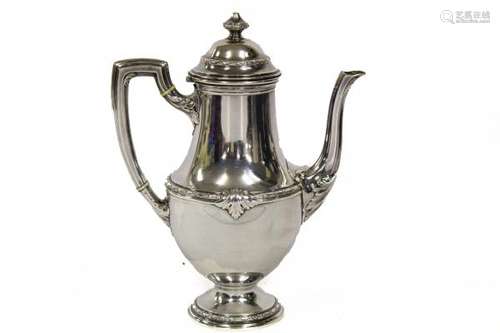 Cafetière de style Louis XVI - Argent, H 29 cm, 500 g - Prix de réserve :  - 100 -