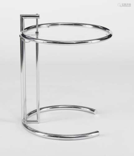 Eileen Gray (1878-1976) - Table d'appoint ajustable E 1027, acier chromé et verre, [...]