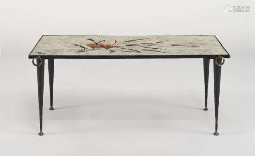Table basse rectangulaire, circa 1960 - Plateau de carreaux de céramiques à décor [...]