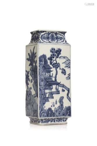 CHINE, XXe siècle \nGrand vase en porcelaine émaill…