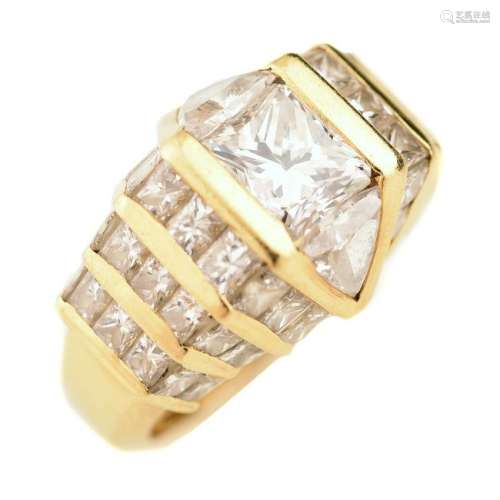 Diamond, 18k Yellow Gold Ring.