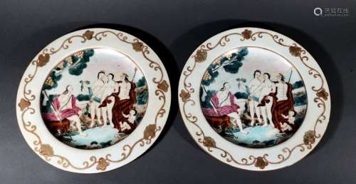 CHINE d'EXPORTATION. Paire d'ASSIETTES en porcelai…