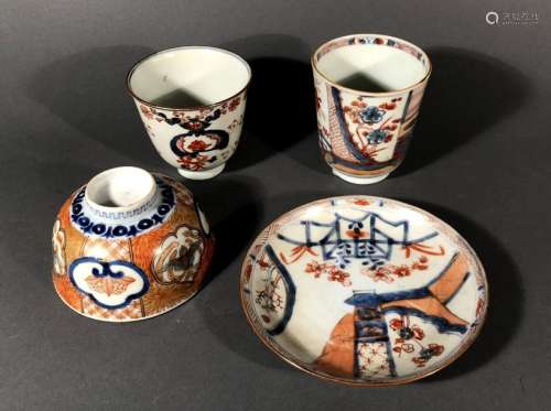 CHINE et JAPON. Lot en porcelaine à décor Imari co…