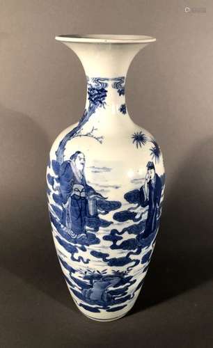 CHINE. VASE ovoïde à col évasé, en porcelaine à dé…