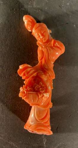 CHINE. BRANCHE de CORAIL sculptée figurant une élé…