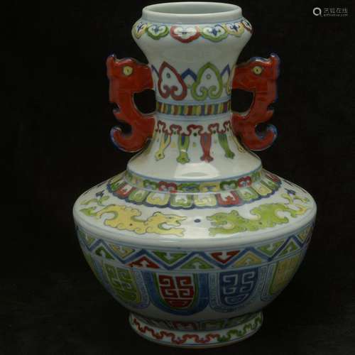 Chinese Doucai Archaist Garlic Head Baluster Vase.