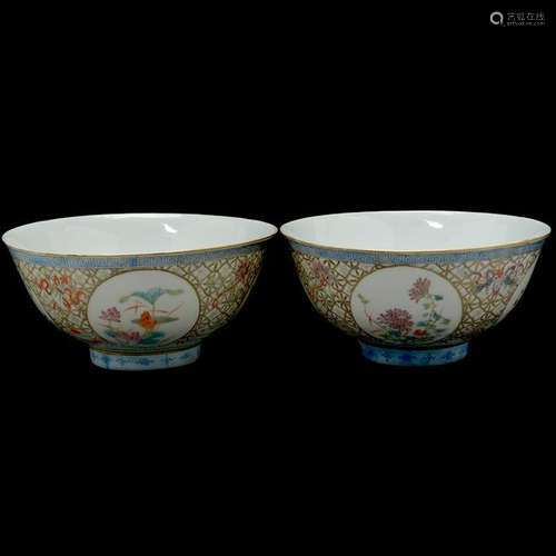 Pair of Doucai and Gilt Decorated Porcelain Bowls.