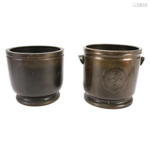 Pair of Bronze Flower Pots, Japan 19th Century