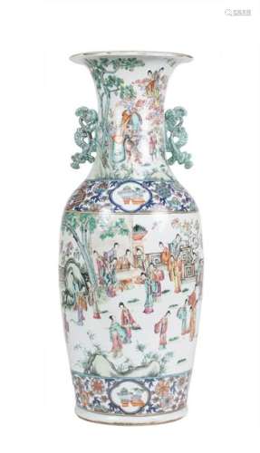 CHINE XIX ème \nElégant vase balustre à décor Famil…